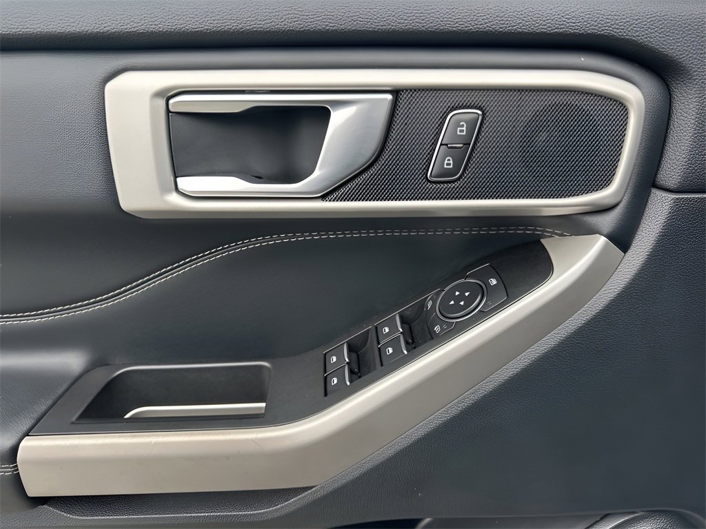 Used 2022 Ford Explorer XLT w/ Equipment Group 202A image 27