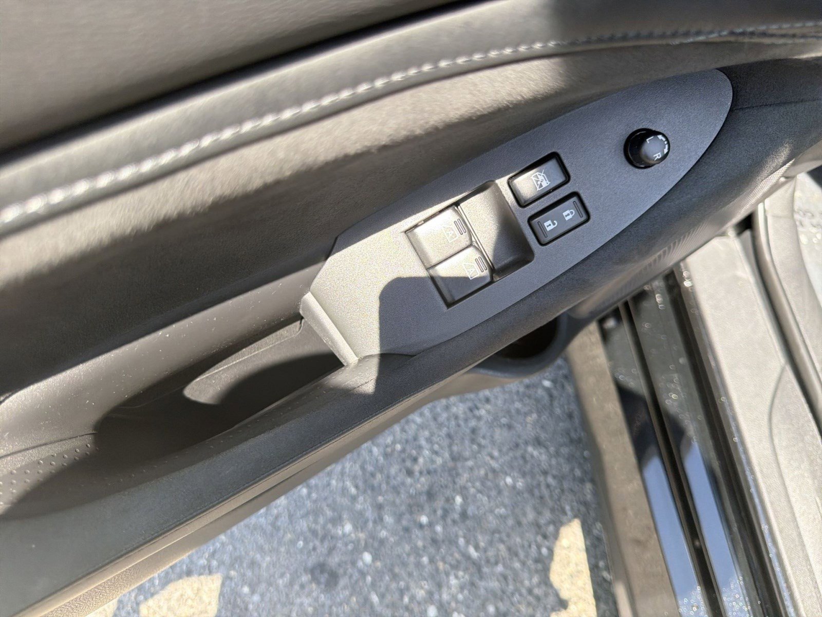 Used 2025 Nissan Z Performance w/ Floor Mat Package RWD image 14