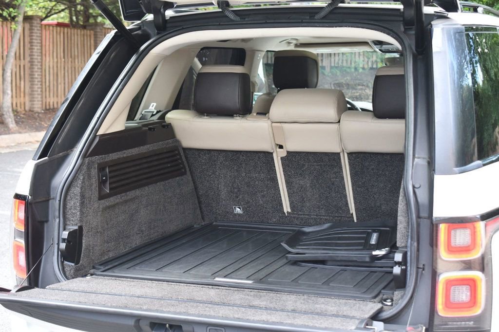 Used 2018 Land Rover Range Rover HSE image 8
