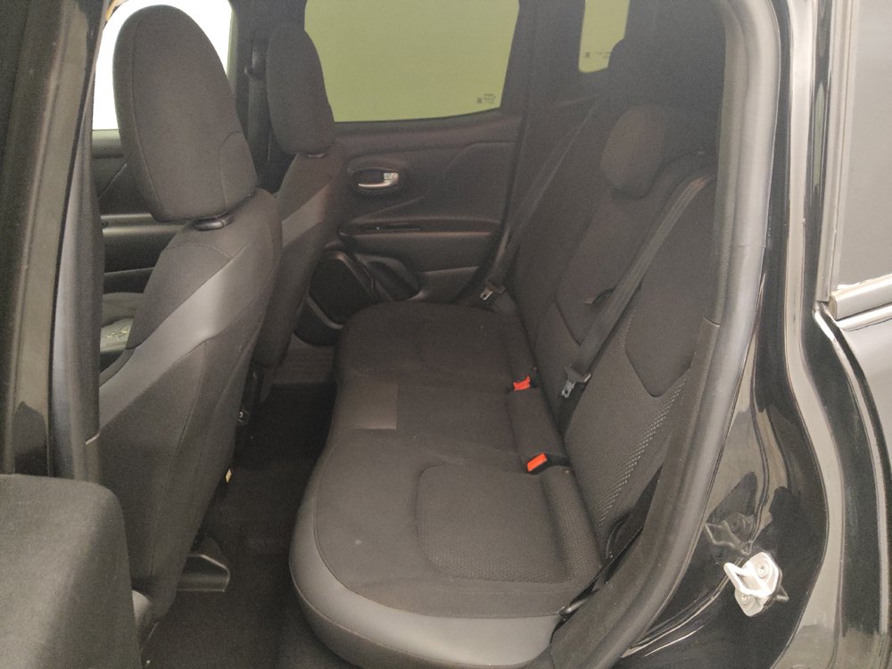 Used 2020 Jeep Renegade Altitude FWD image 18
