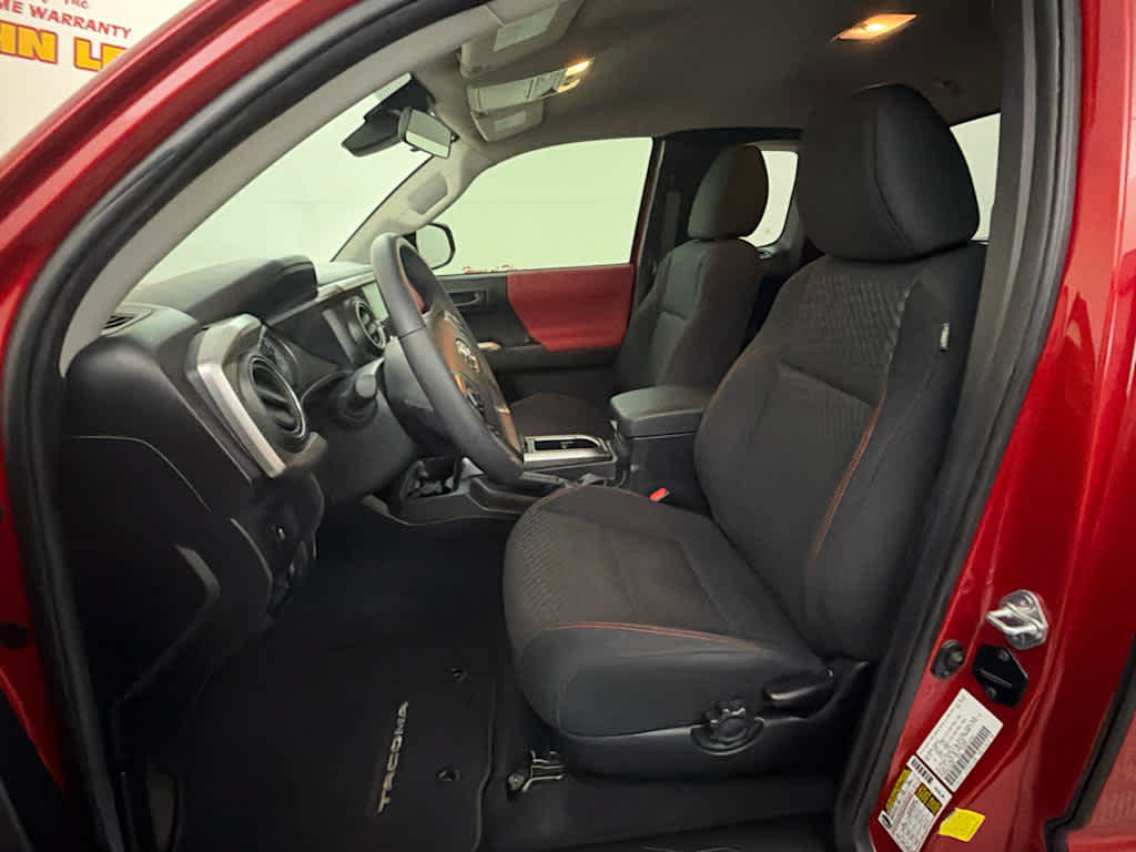 Used 2022 Toyota Tacoma SR5 w/ SR5 Appearance Package (SM) RWD image 13