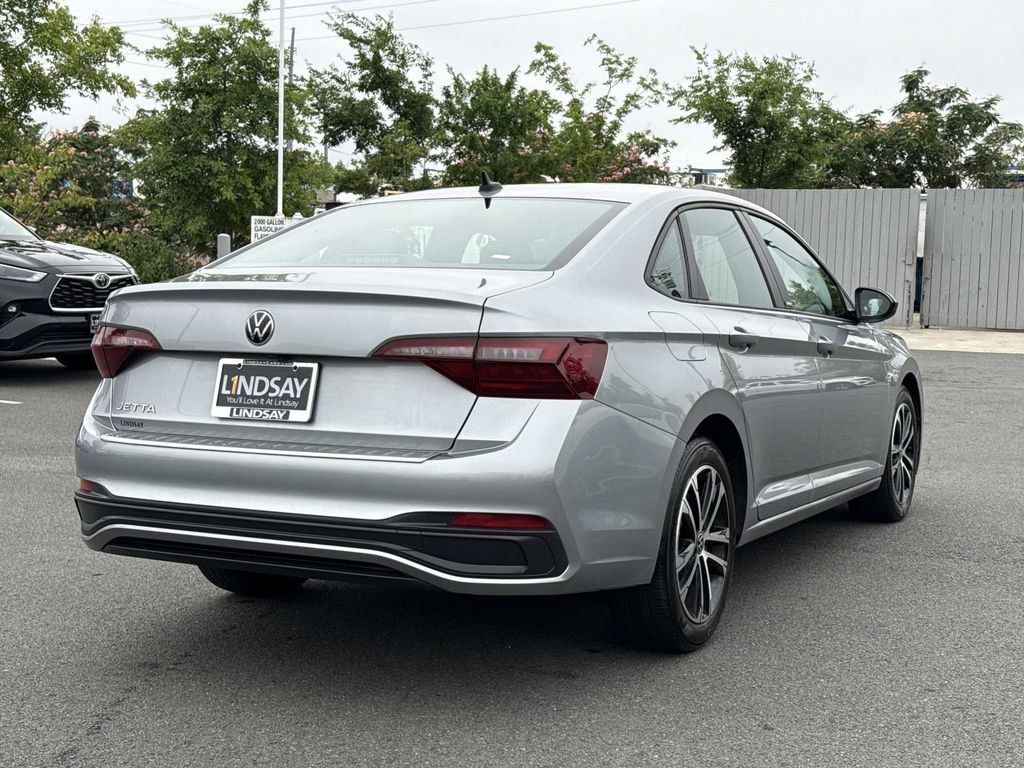 Used 2024 Volkswagen Jetta Sport FWD image 3