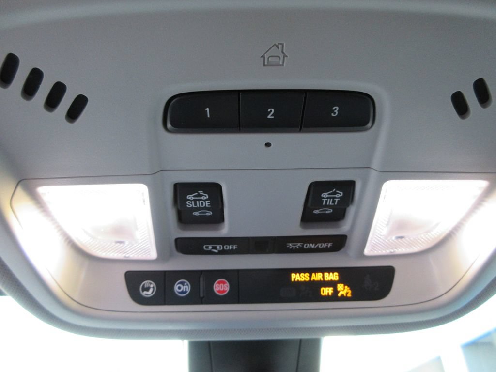 Certified 2021 Chevrolet Traverse Premier w/ LPO, Floor Liner Package AWD/4WD image 35