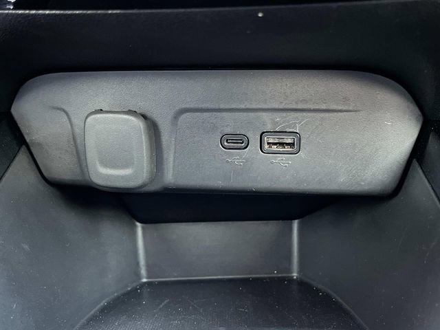 Certified 2025 Chevrolet Trax LT w/ LT Convenience Package image 35