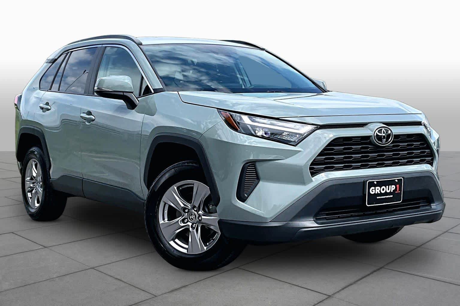 Used 2023 Toyota RAV4 XLE AWD/4WD image 3
