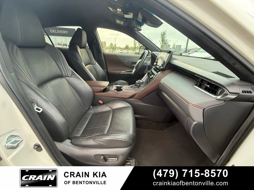 Used 2021 Toyota Venza XLE w/ Softex Package AWD/4WD image 32