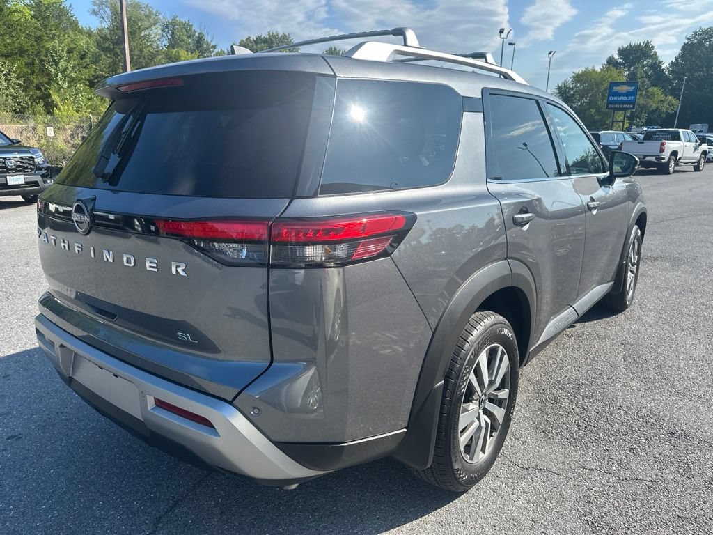 Used 2025 Nissan Pathfinder SL FWD image 5