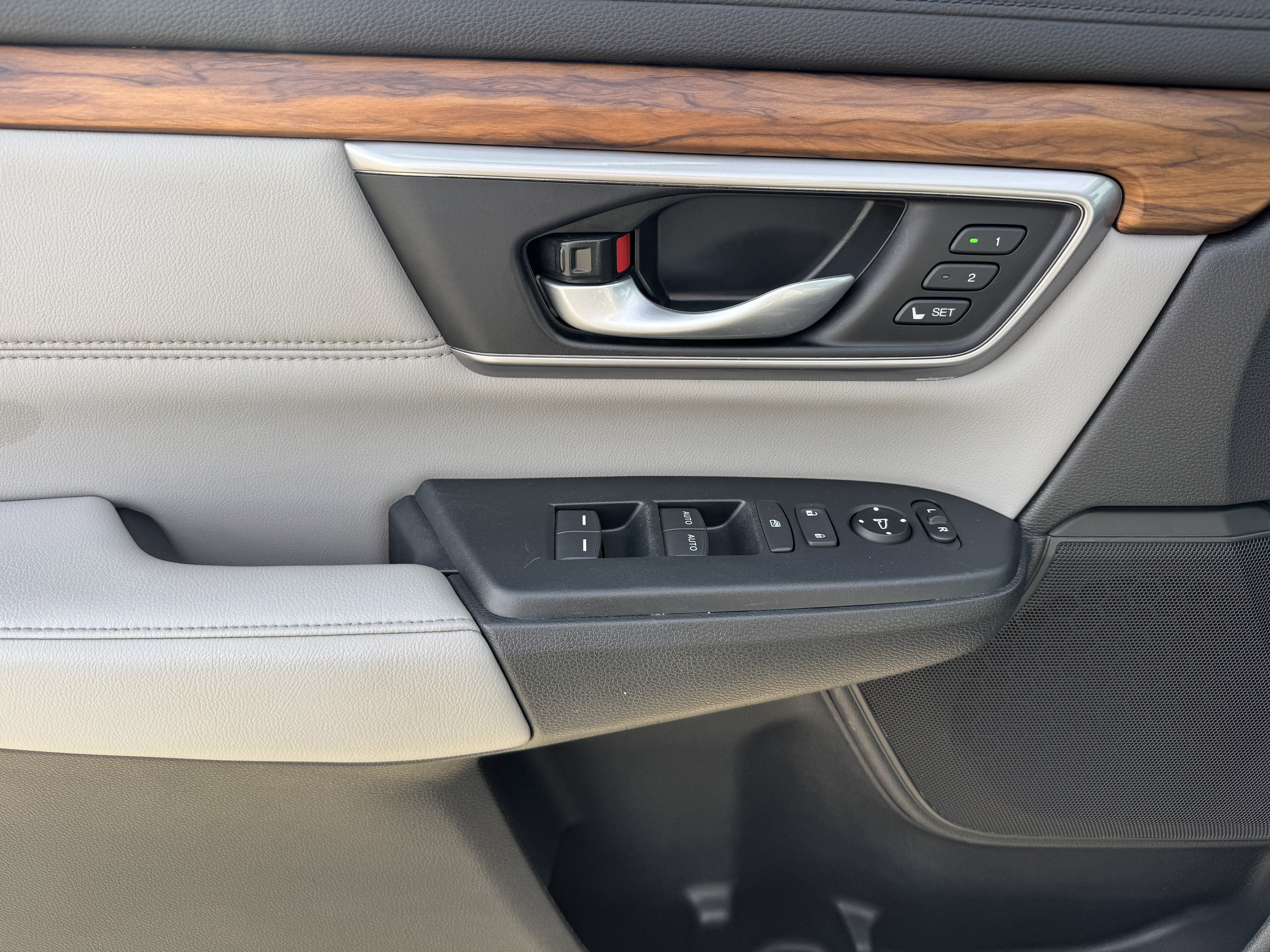 Used 2020 Honda CR-V EX-L image 9