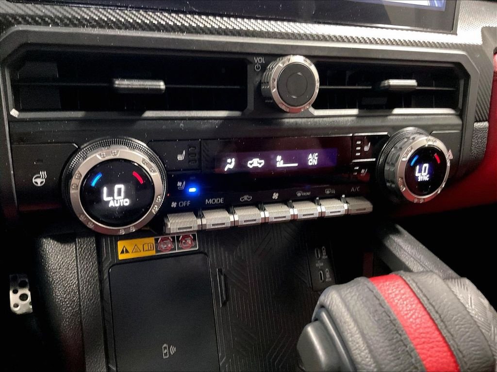 Used 2025 Toyota Tacoma TRD Pro AWD/4WD image 26