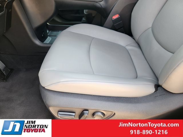 Used 2026 Toyota Sienna XLE FWD image 24