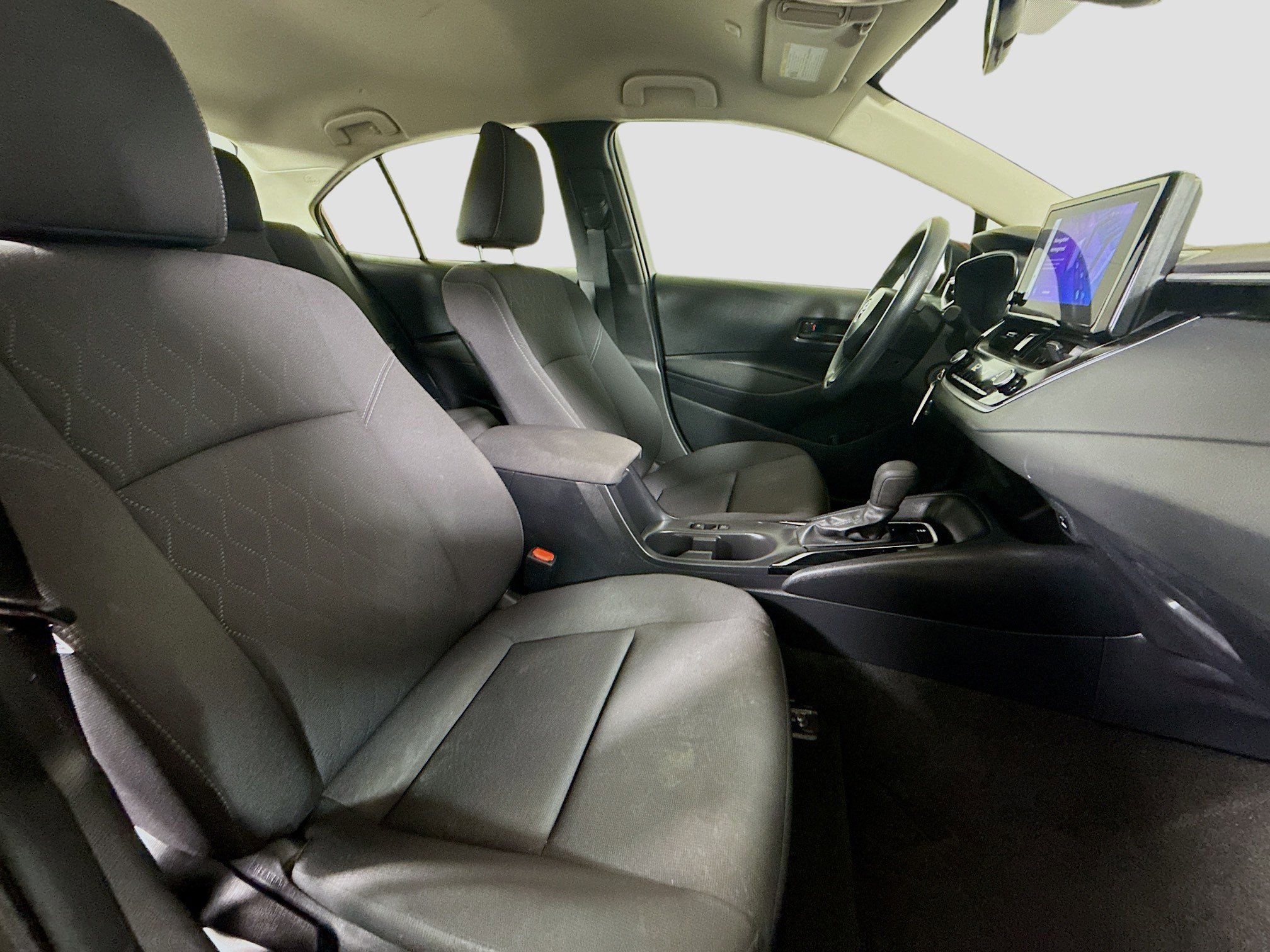 Used 2024 Toyota Corolla LE image 28