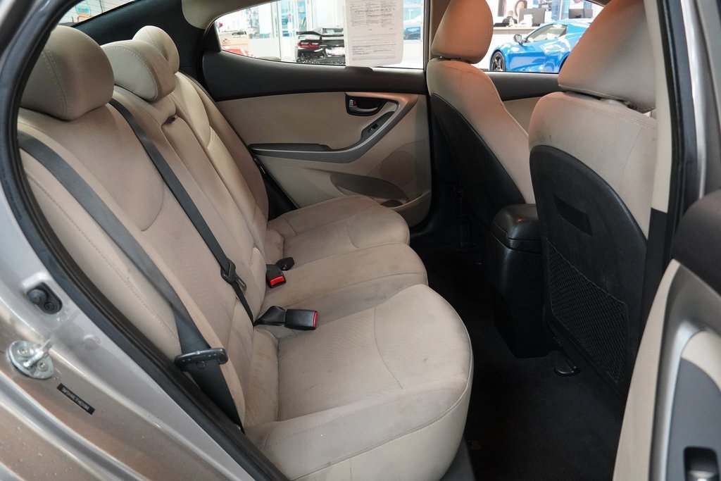 Used 2015 Hyundai Elantra SE image 26