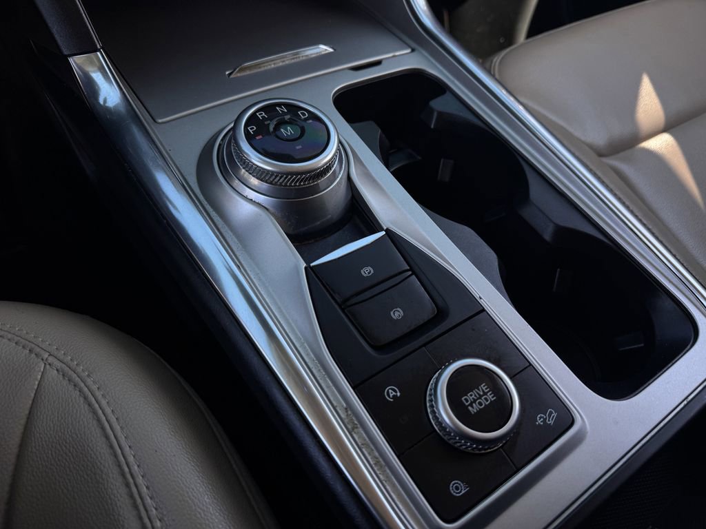 Used 2020 Ford Explorer XLT w/ Equipment Group 202A image 20