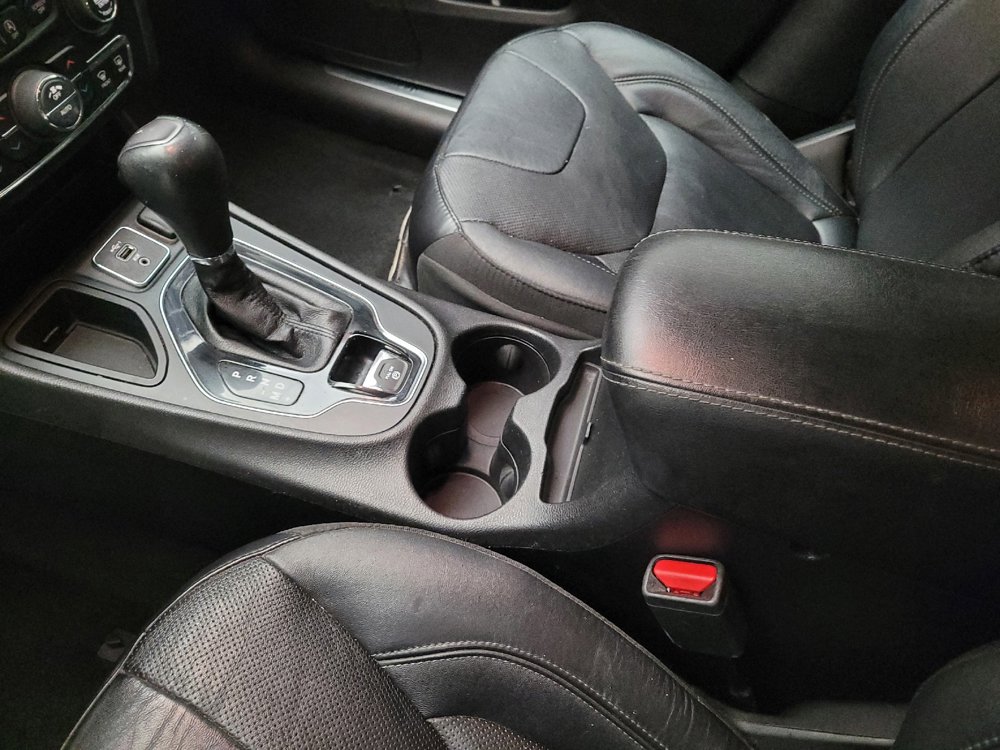 Used 2020 Jeep Cherokee Limited FWD image 26