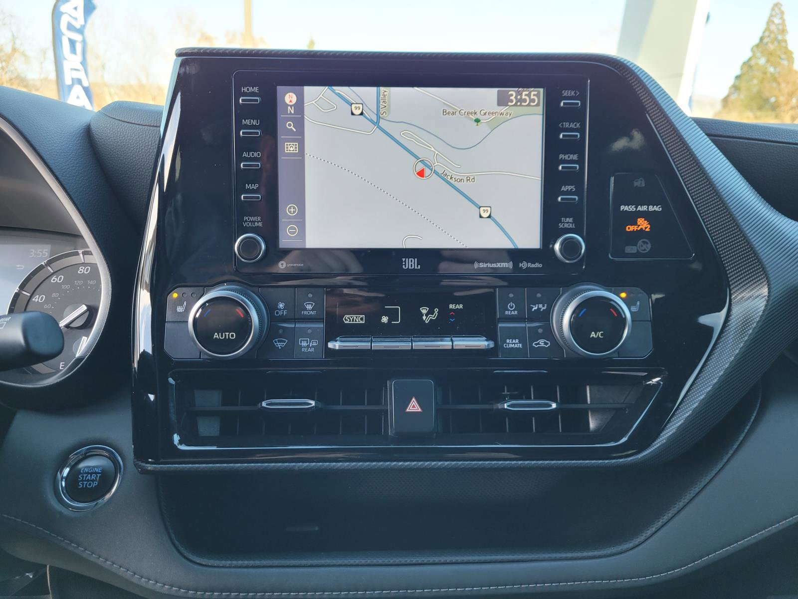 Used 2022 Toyota Highlander XSE image 25