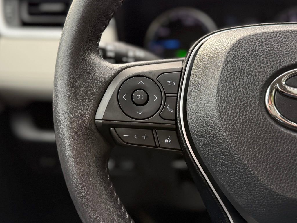 Used 2020 Toyota RAV4 XLE image 10