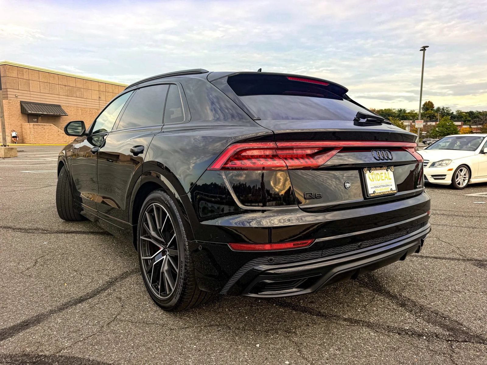 Used 2023 Audi Q8 Prestige AWD/4WD image 4
