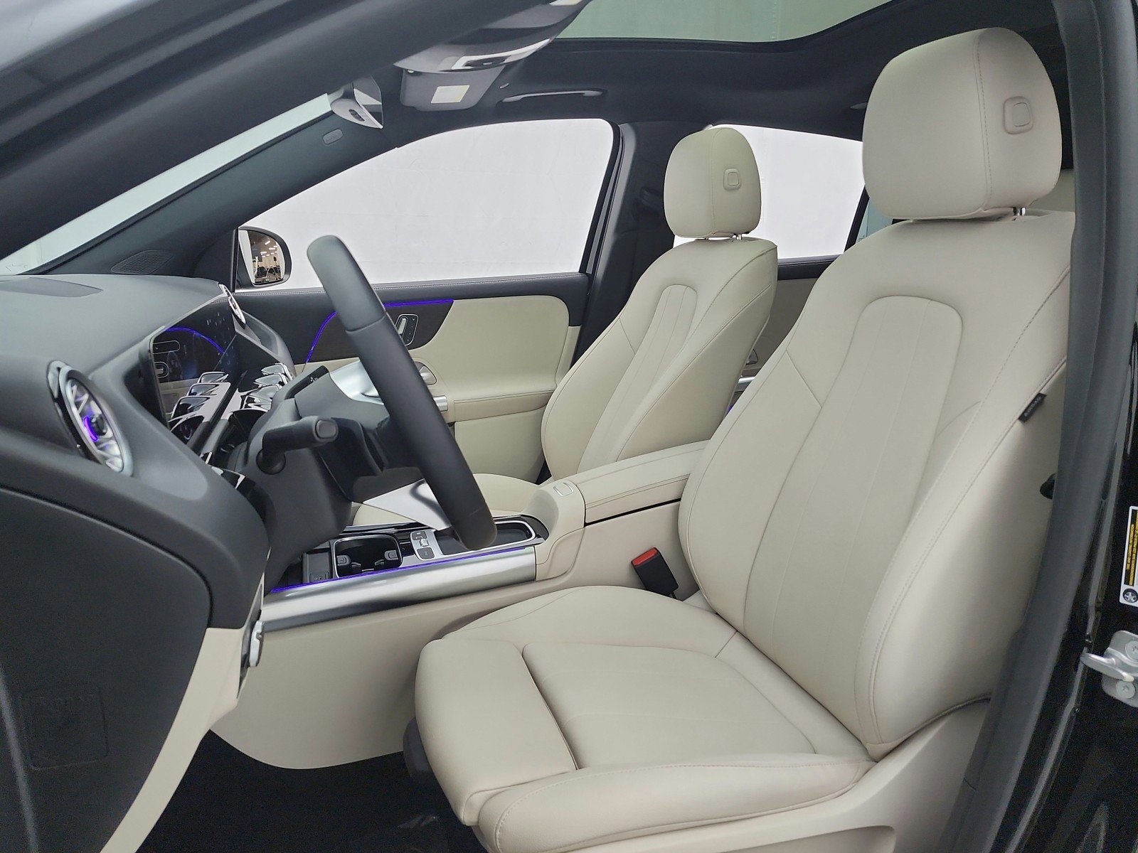 Certified 2025 Mercedes-Benz GLA 250 image 9