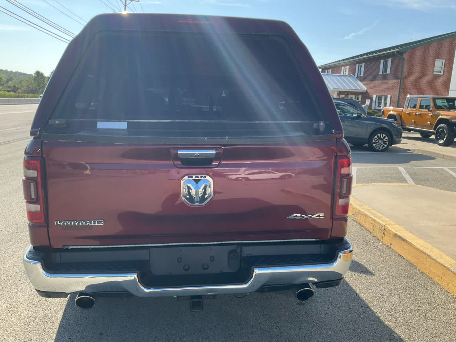 Used 2019 RAM 1500 Laramie AWD/4WD image 4