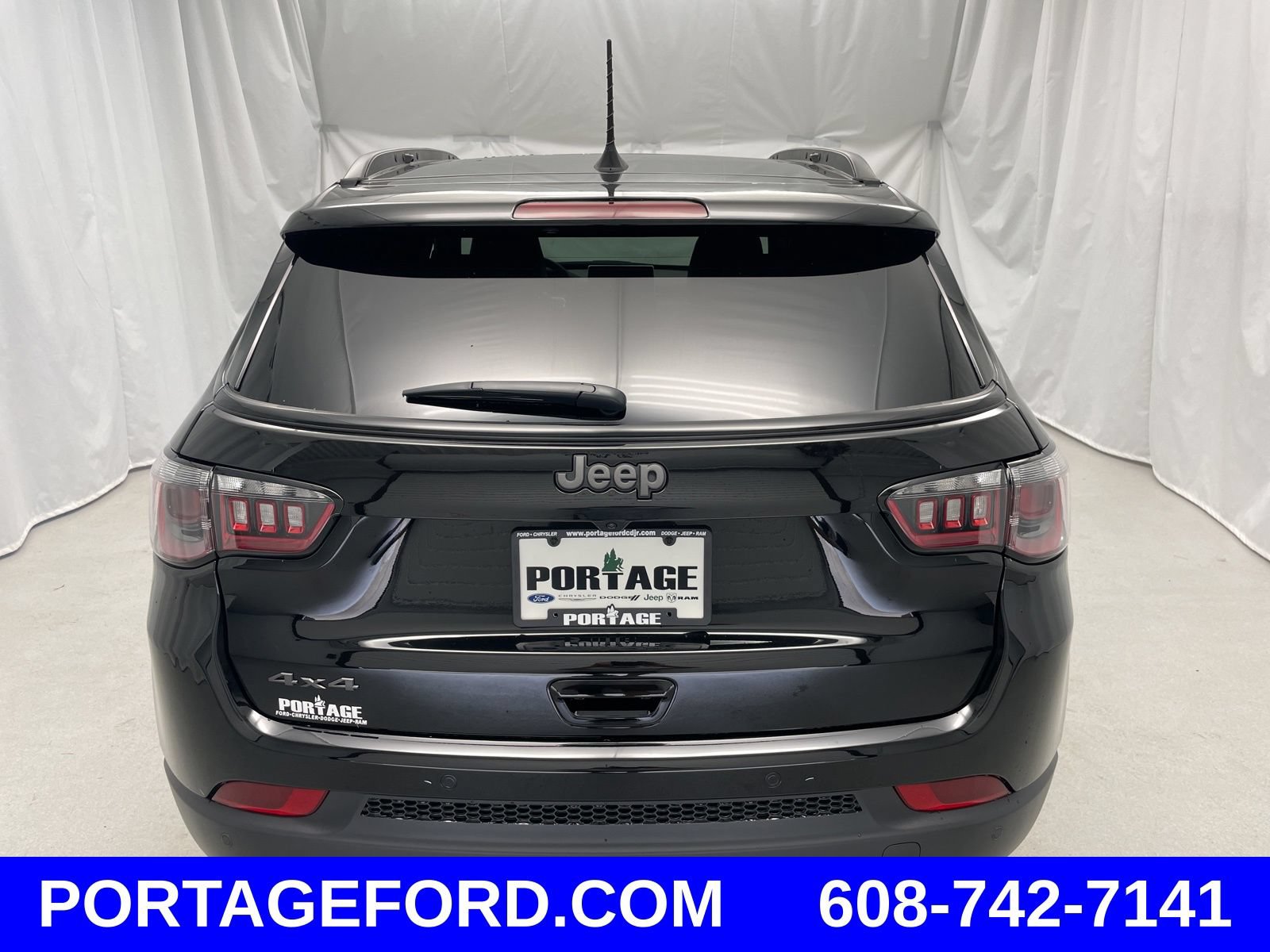 New 2025 Jeep Compass Limited w/ Sun & Sound Group AWD/4WD image 3