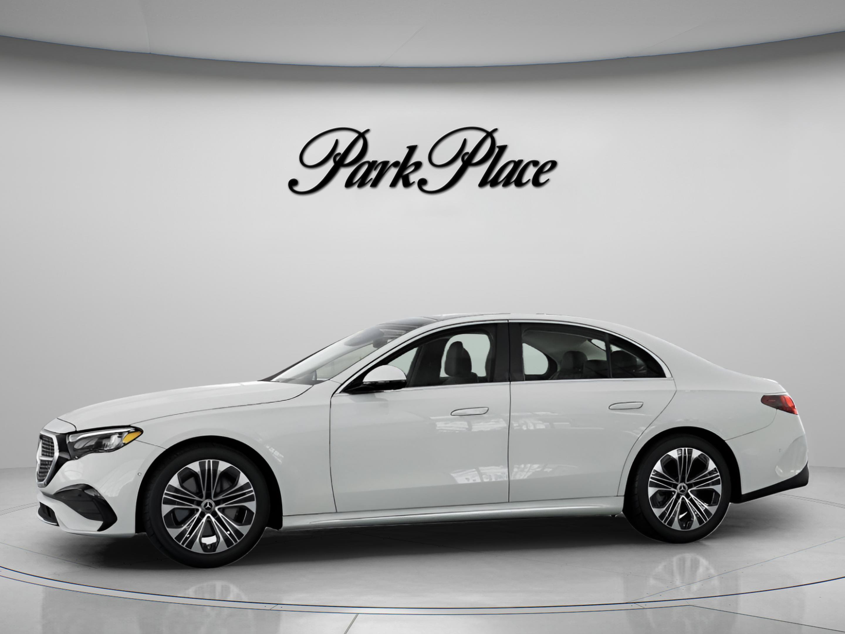 Used 2026 Mercedes-Benz E 350 4MATIC Sedan image 4