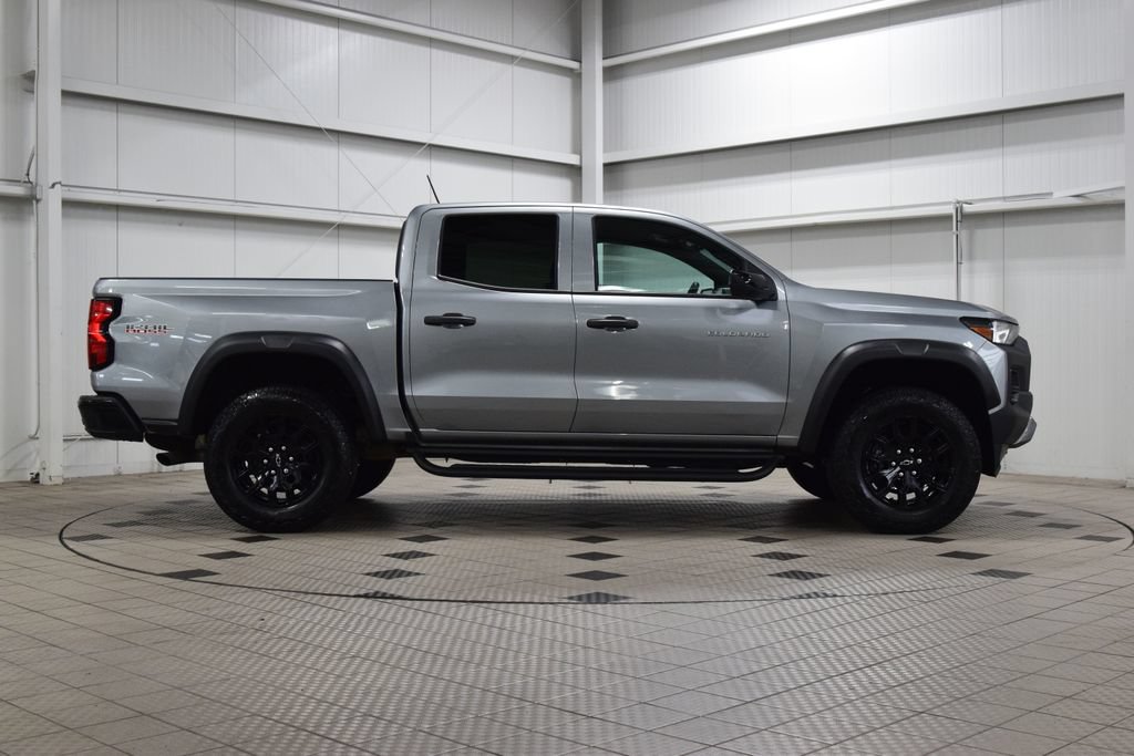 Used 2024 Chevrolet Colorado Trail Boss w/ Technology Package AWD/4WD image 9