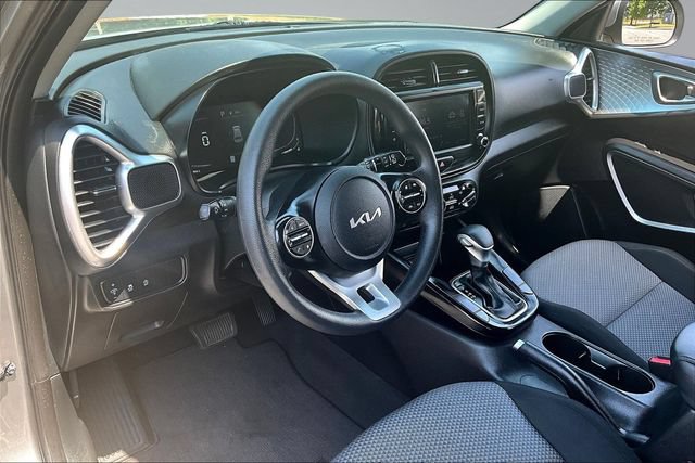Certified 2023 Kia Soul LX w/ LX Technology Package FWD image 16