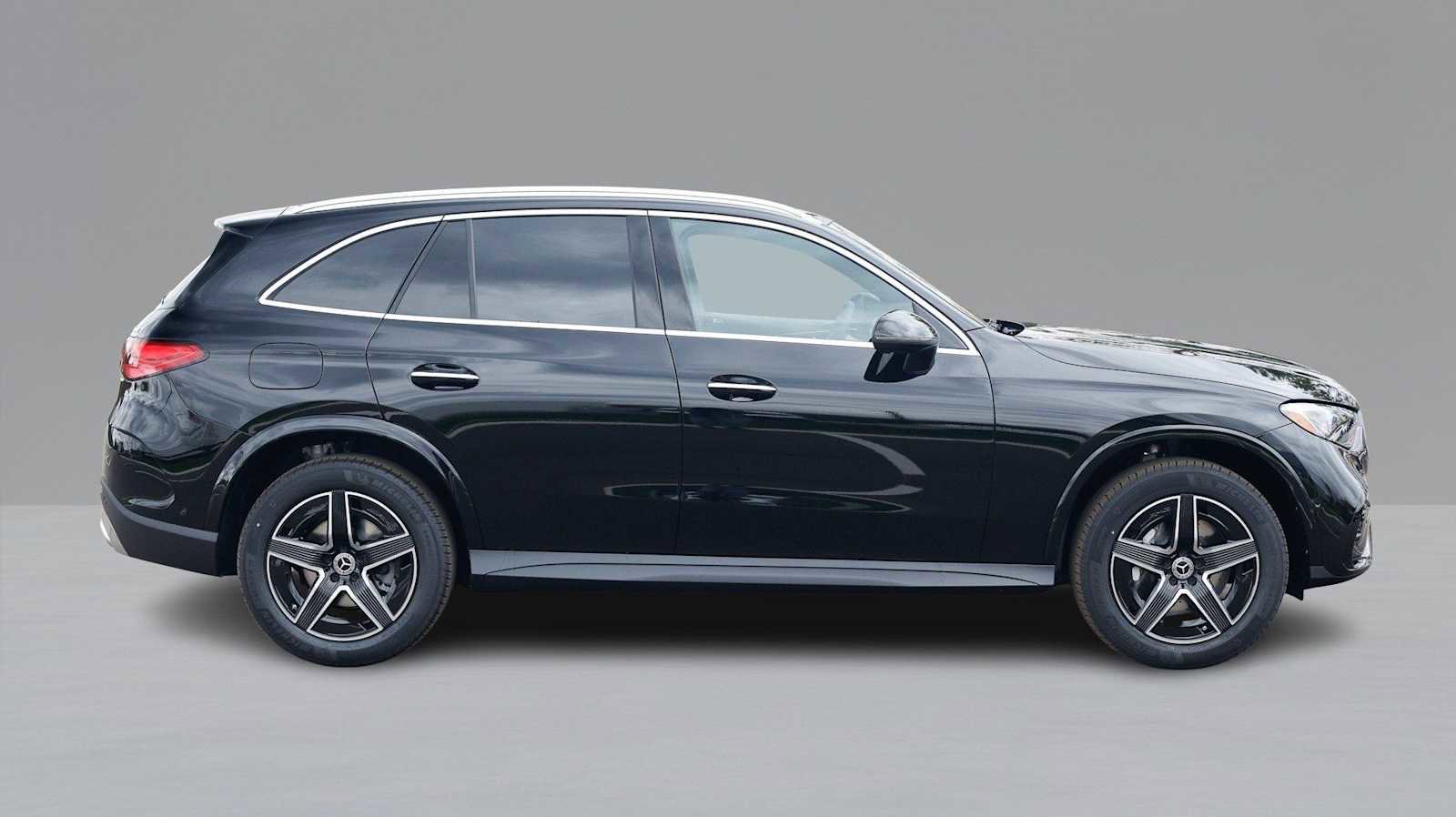 Used 2026 Mercedes-Benz GLC 300 4MATIC image 4