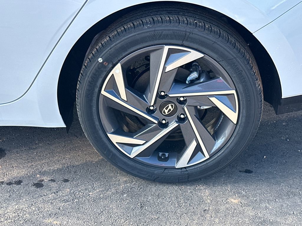 New 2025 Hyundai Elantra Sport image 19