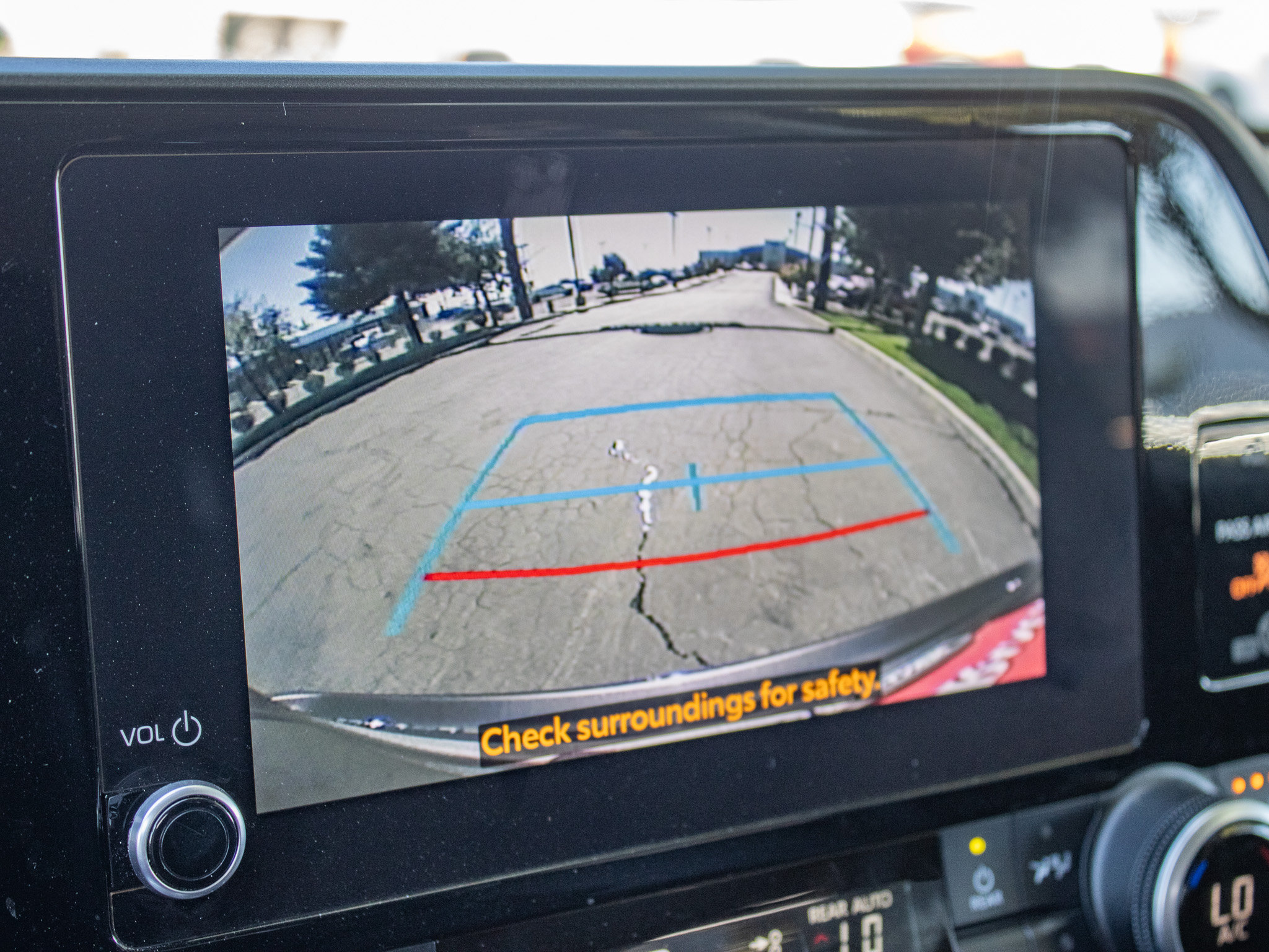 Used 2023 Toyota Highlander XLE AWD/4WD image 44