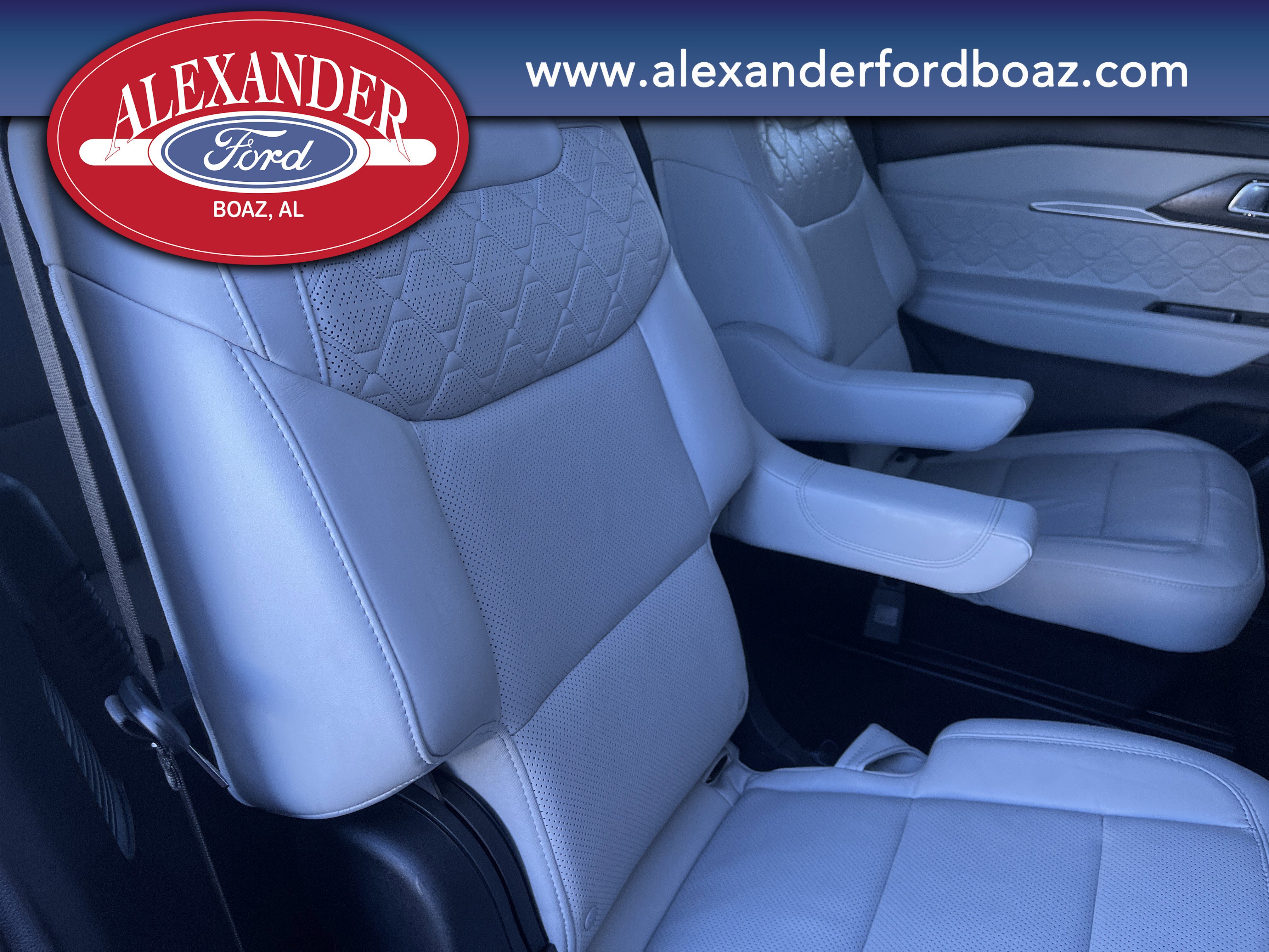 Used 2025 Ford Explorer Platinum w/ Ultimate Package RWD image 18