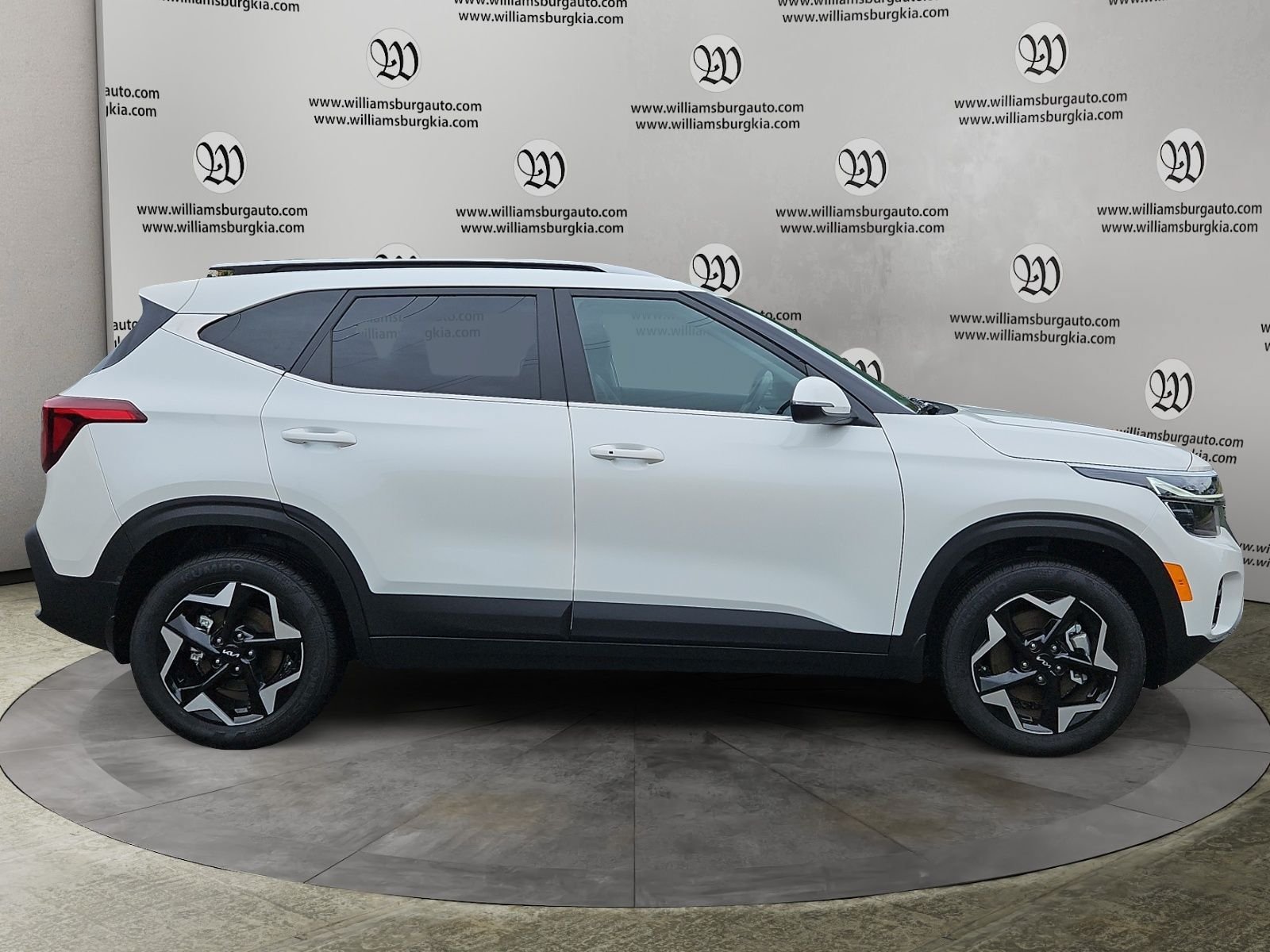 Used 2025 Kia Seltos EX w/ EX Sunroof Package AWD/4WD image 6