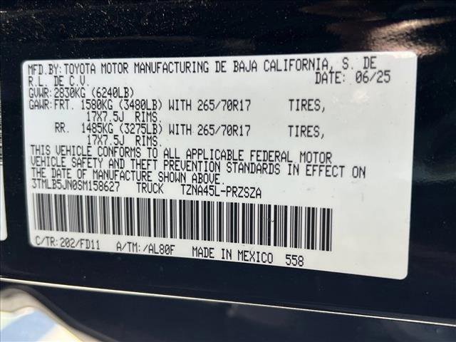 Certified 2025 Toyota Tacoma TRD Off-Road image 27