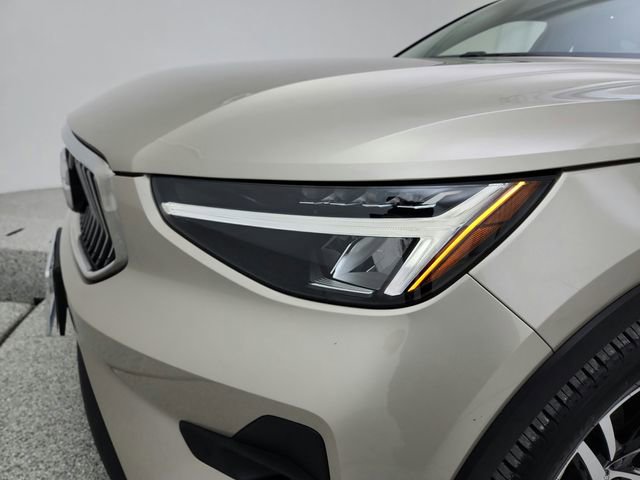 Certified 2023 Volvo XC40 B5 Plus image 14