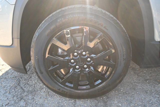 Used 2023 GMC Acadia SLE w/ Driver Convenience Package image 26