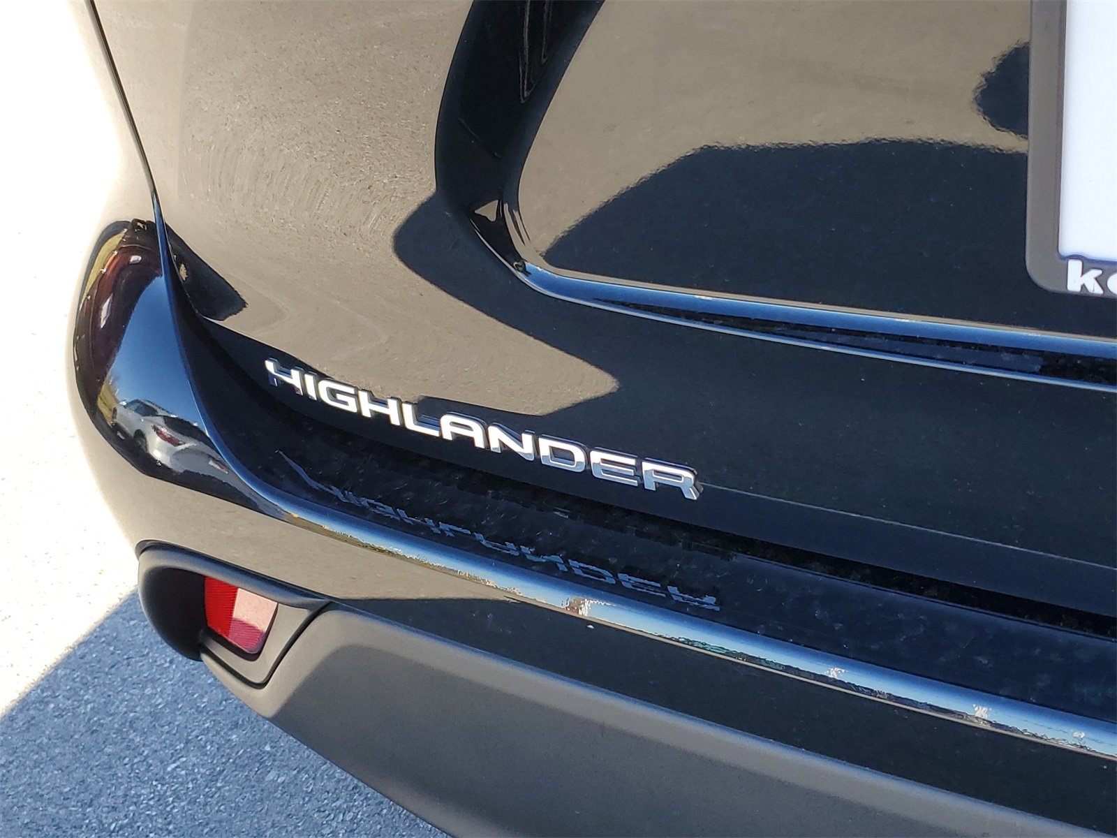 Certified 2023 Toyota Highlander XLE image 7