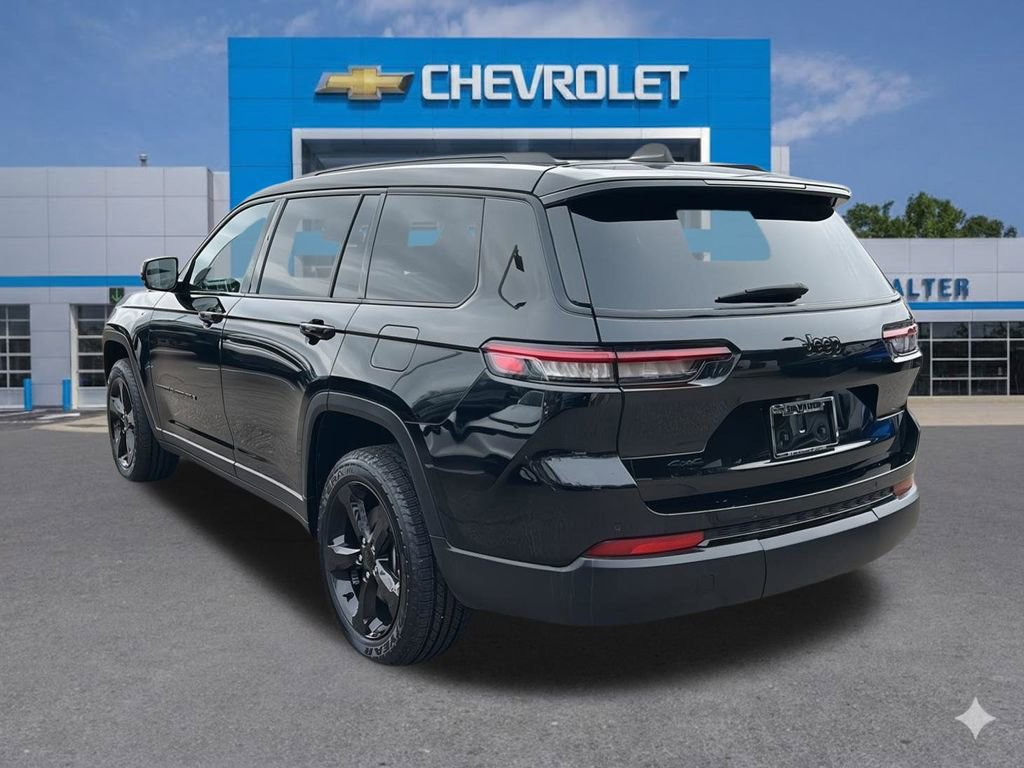 Used 2023 Jeep Grand Cherokee L Laredo image 4