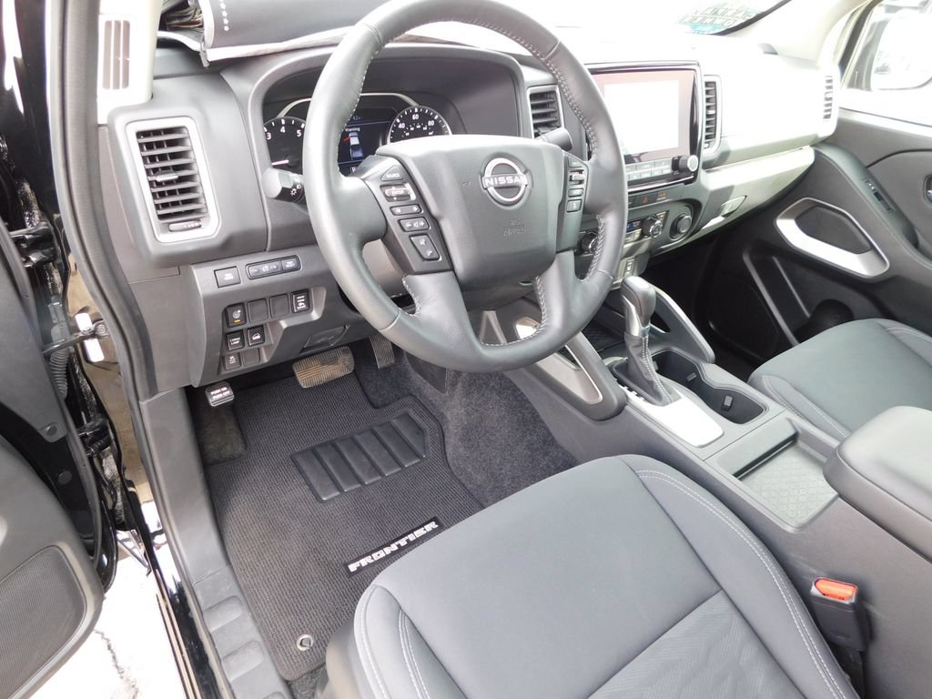 Used 2024 Nissan Frontier SV w/ Hardbody Edition AWD/4WD image 25