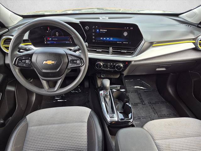 Used 2025 Chevrolet Trax LT FWD image 22