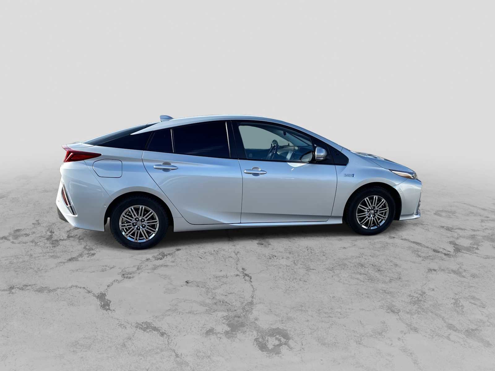 Used 2021 Toyota Prius Prime Limited image 9