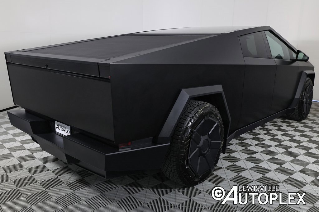 Used 2024 Tesla Cybertruck AWD Crew Cab image 5
