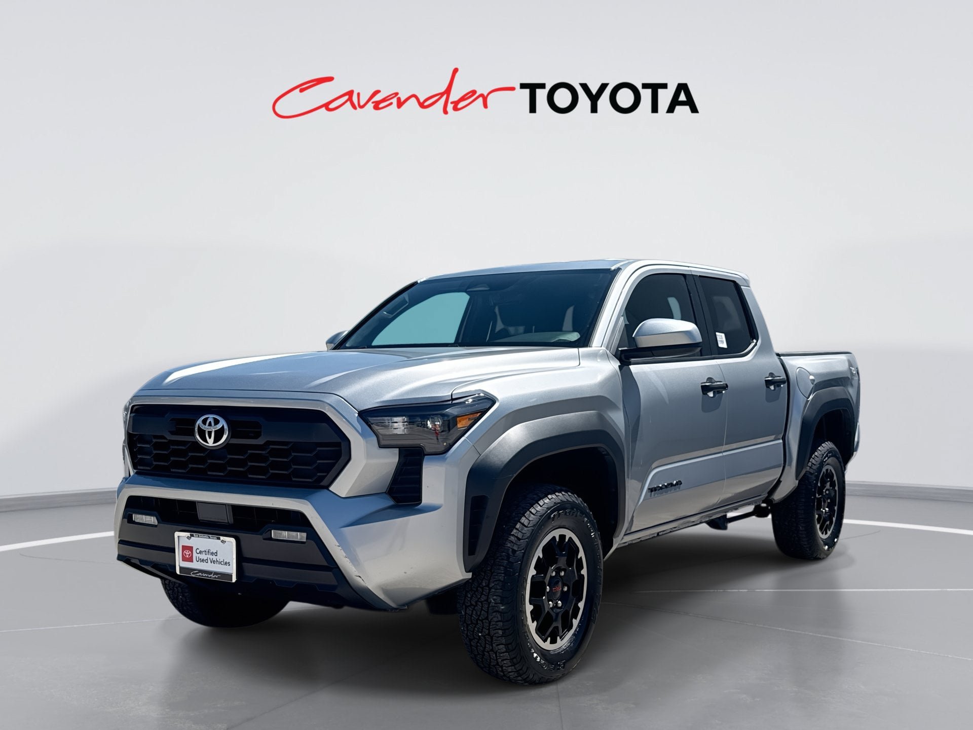 Certified 2025 Toyota Tacoma TRD Off-Road AWD/4WD image 1