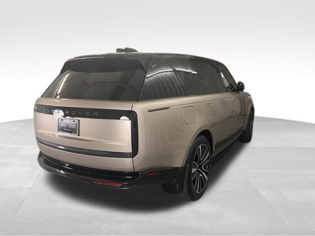 New 2025 Land Rover Range Rover Long Wheelbase SE image 4
