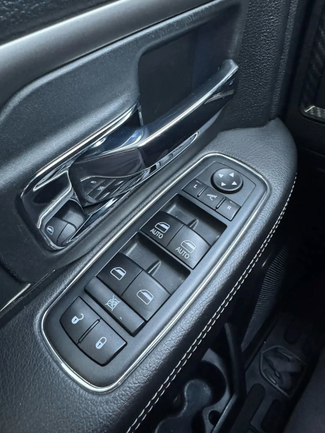 Used 2018 RAM 2500 Laramie w/ Sport Appearance Group image 38