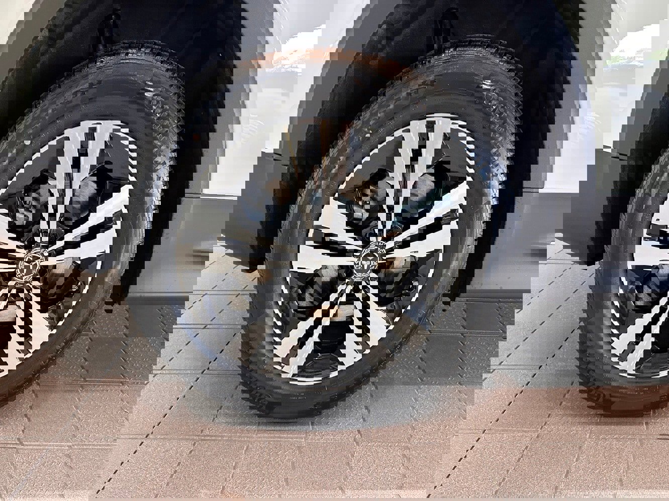 New 2025 Mercedes-Benz GLB 250 4MATIC image 15