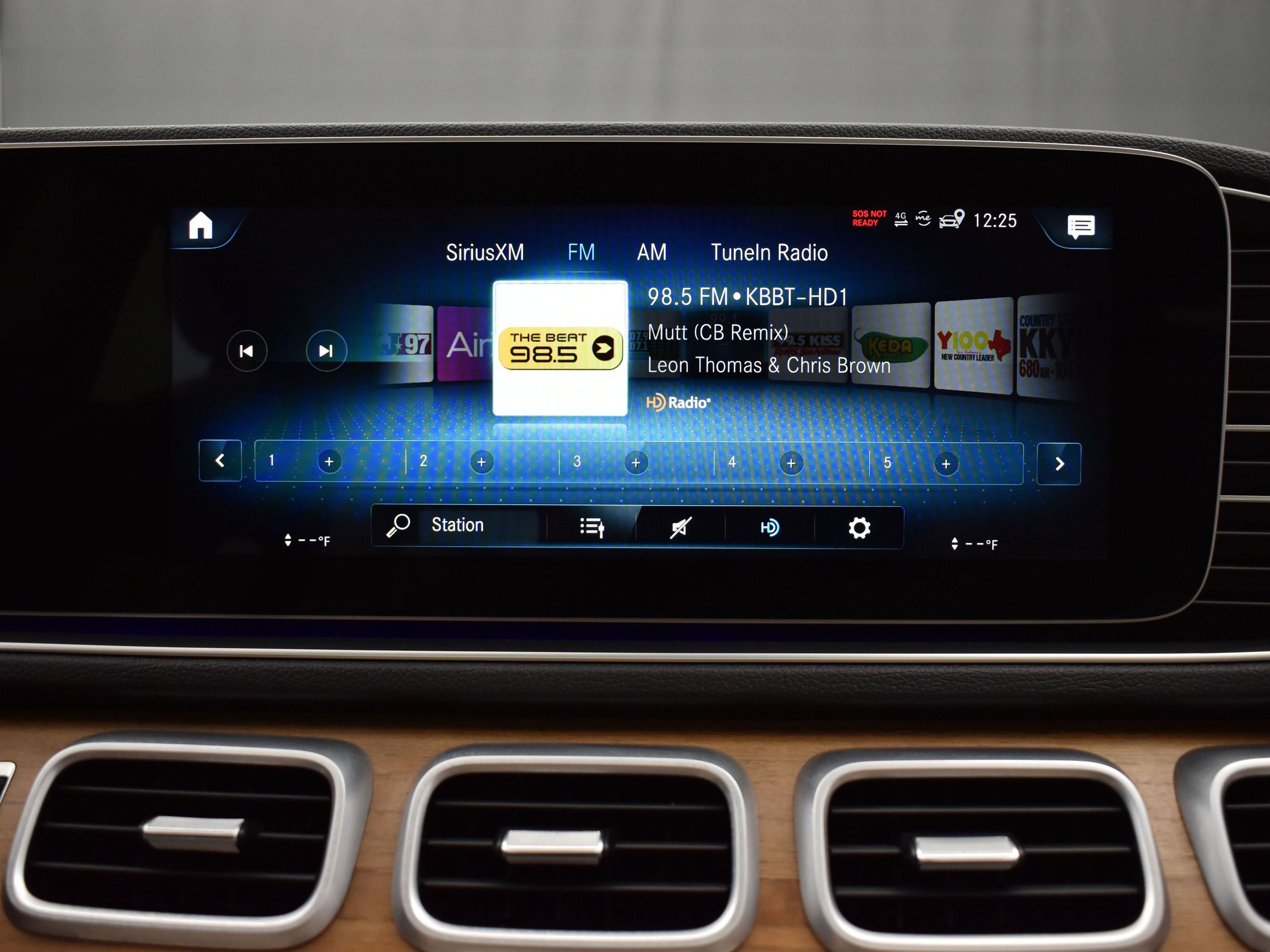 Used 2022 Mercedes-Benz GLE 350 4MATIC image 33