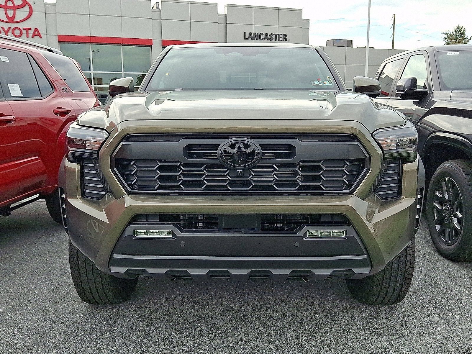 New 2026 Toyota Tacoma TRD Off-Road w/ TRD Off Road Premium Package AWD/4WD image 2