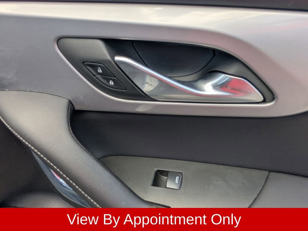 Used 2025 Chevrolet Blazer LT FWD image 35
