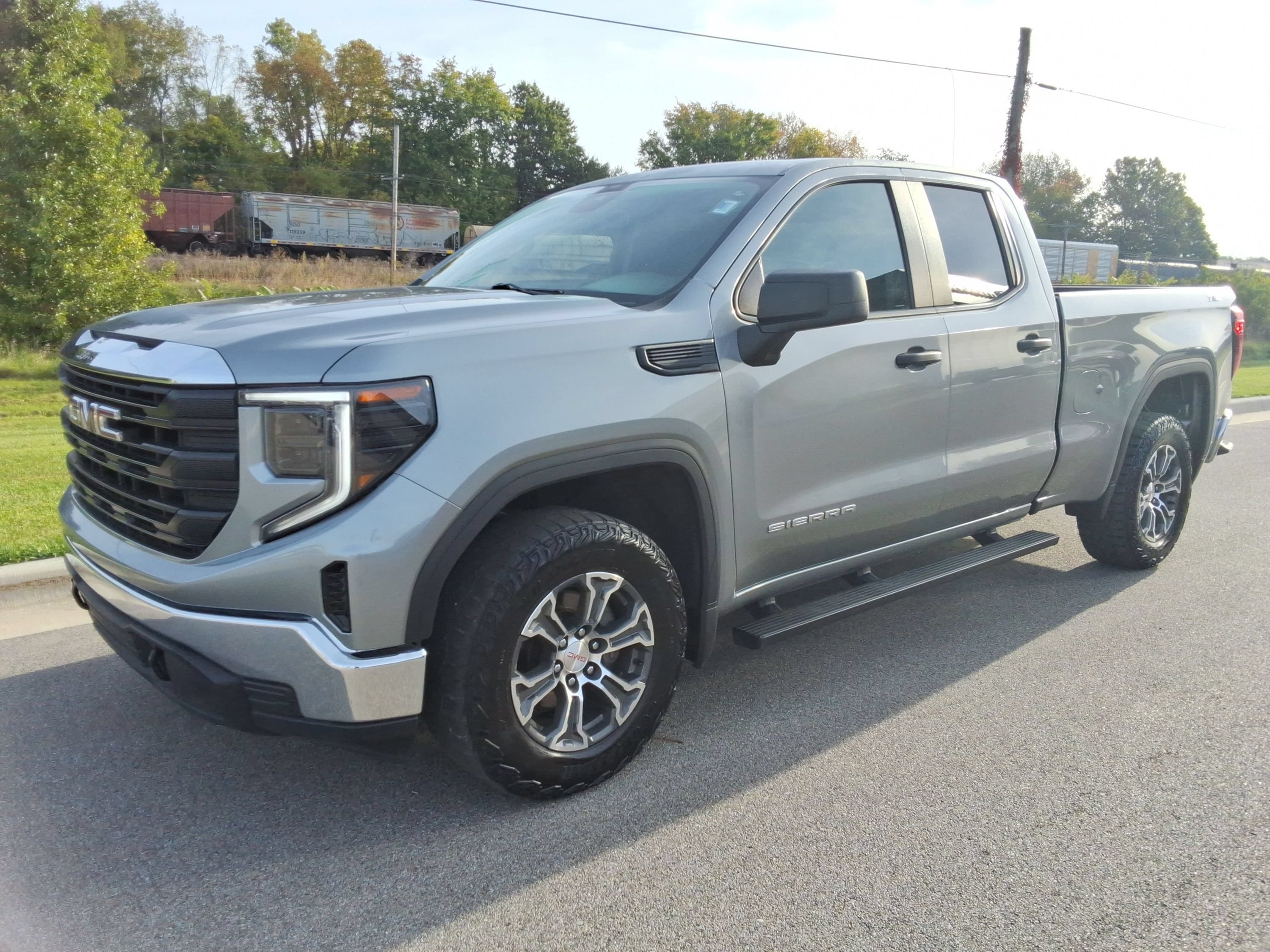Used 2023 GMC Sierra 1500 Pro w/ Pro Value Package AWD/4WD image 7