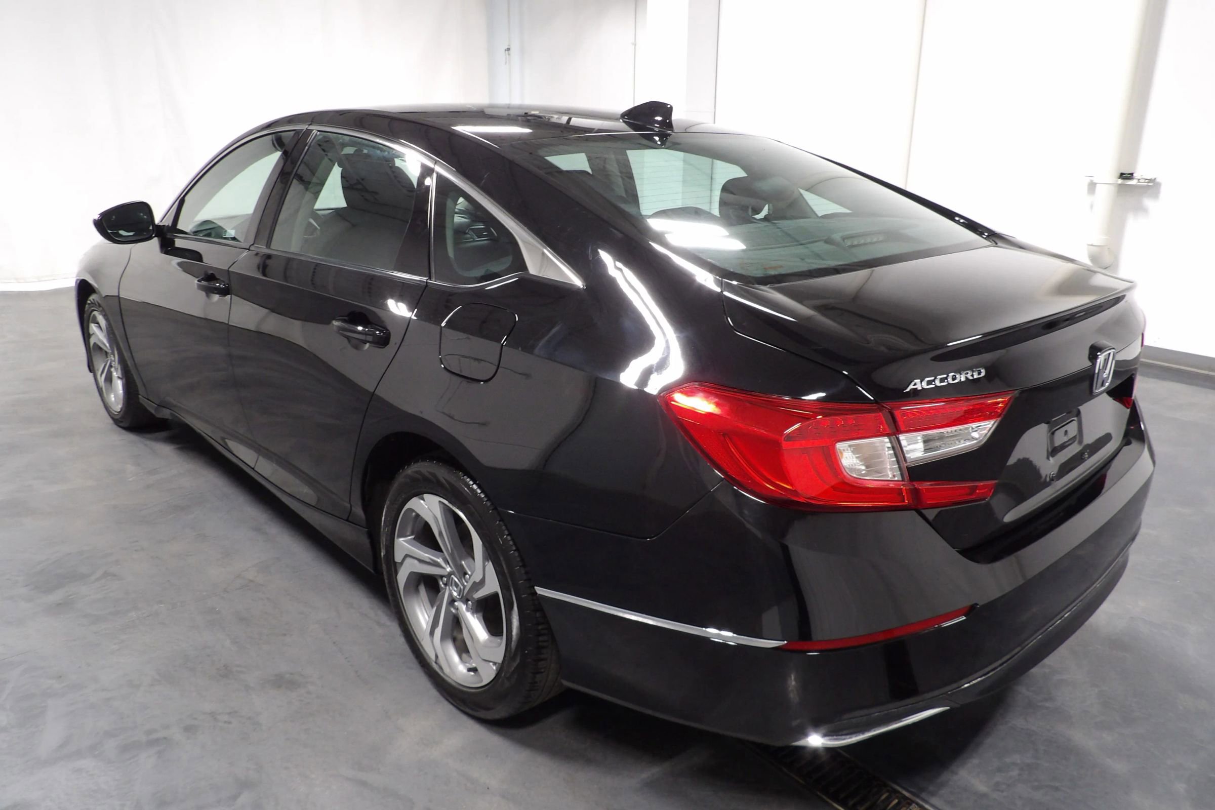 Used 2020 Honda Accord EX image 7